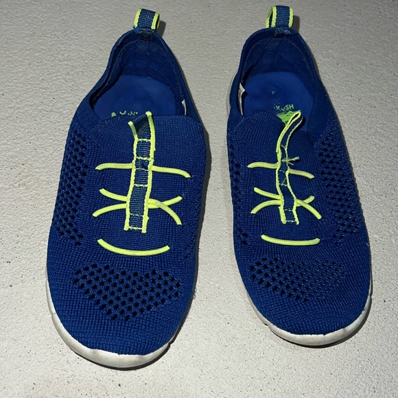 OshKosh B'gosh Other - Oshkosh water shoes